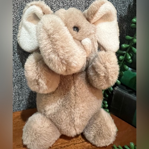 Vintage GUND Stuffed Animal Plush Toy 1989 Brown Elephant 6” NWOT - Picture 1 of 7